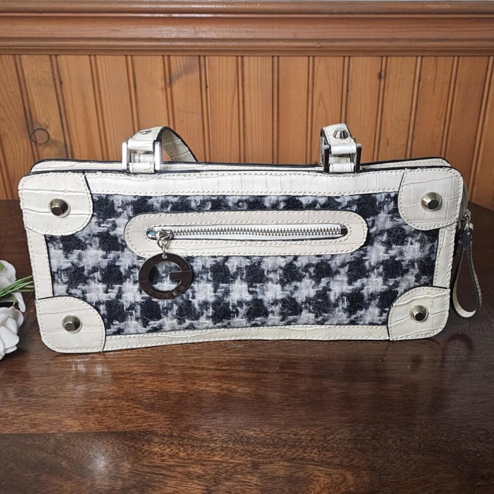Vintage Cream colour Houndstooth Guess purse handbag Y2K vibe faux crocodile